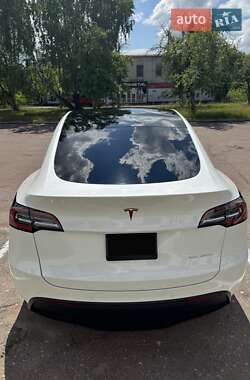 Внедорожник / Кроссовер Tesla Model Y 2021 в 