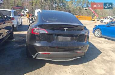 Позашляховик / Кросовер Tesla Model Y 2024 в 