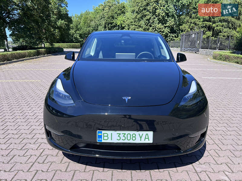 Позашляховик / Кросовер Tesla Model Y 2024 в 