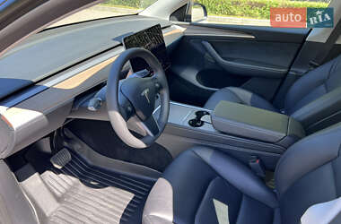 Позашляховик / Кросовер Tesla Model Y 2024 в 