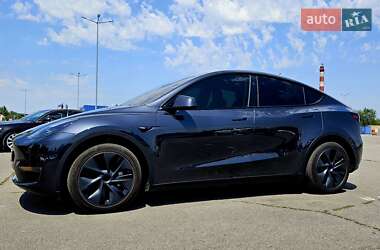 Внедорожник / Кроссовер Tesla Model Y 2024 в 
