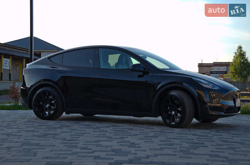 Позашляховик / Кросовер Tesla Model Y 2022 в Києві