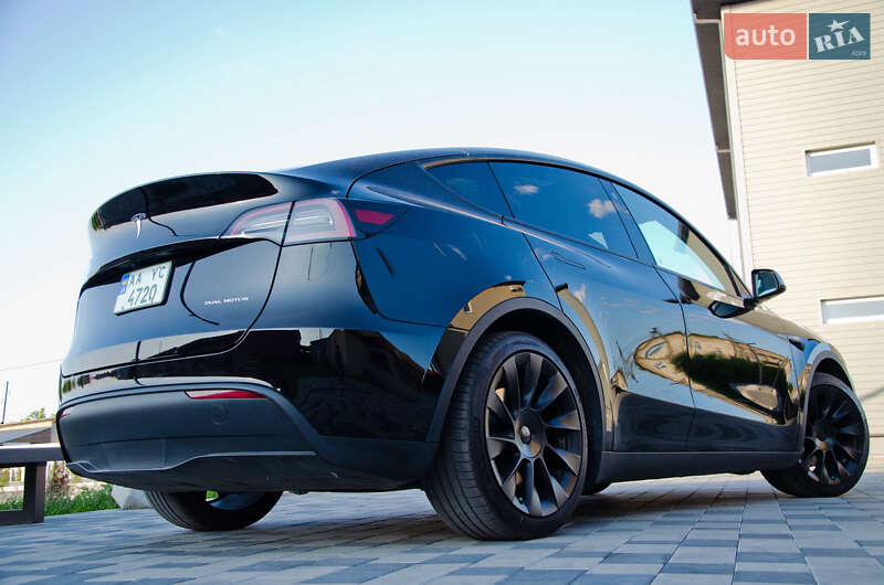 Позашляховик / Кросовер Tesla Model Y 2022 в Києві