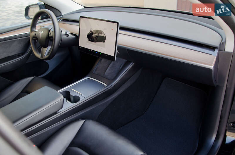 Позашляховик / Кросовер Tesla Model Y 2022 в Києві