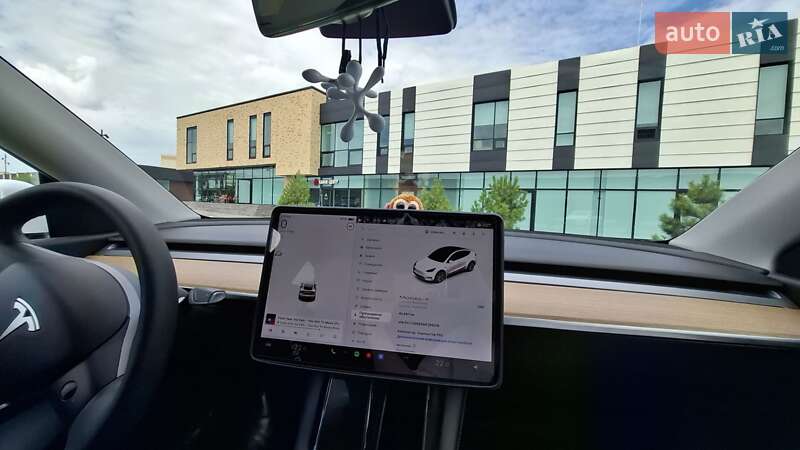 Позашляховик / Кросовер Tesla Model Y 2021 в Хмельницькому