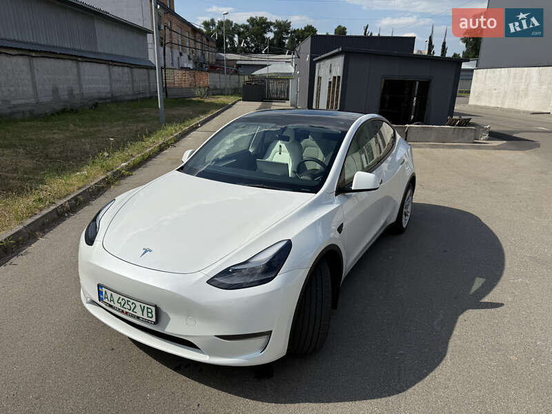 Tesla Model Y 2022