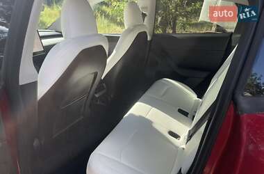 Позашляховик / Кросовер Tesla Model Y 2024 в 