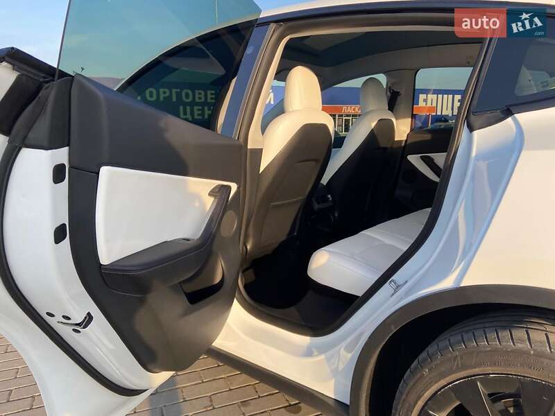 Внедорожник / Кроссовер Tesla Model Y 2021 в Тернополе