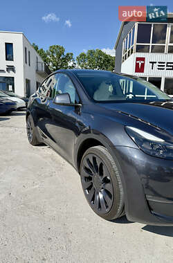 Внедорожник / Кроссовер Tesla Model Y 2024 в 