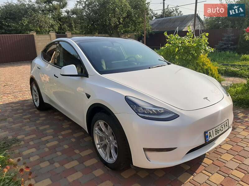 Внедорожник / Кроссовер Tesla Model Y 2023 в Киеве