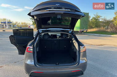 Позашляховик / Кросовер Tesla Model Y 2021 в 