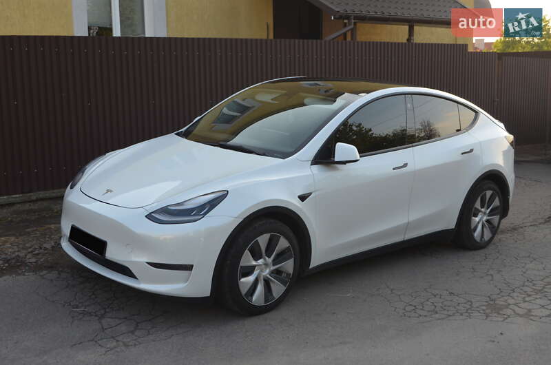 Позашляховик / Кросовер Tesla Model Y 2021 в Львові