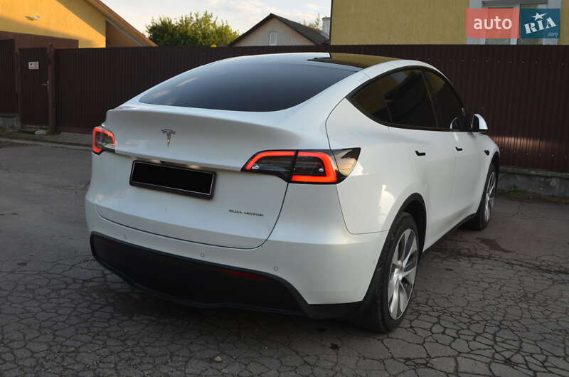 Позашляховик / Кросовер Tesla Model Y 2021 в Львові