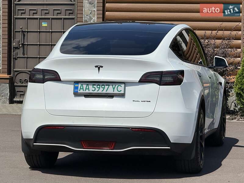 Позашляховик / Кросовер Tesla Model Y 2022 в Києві