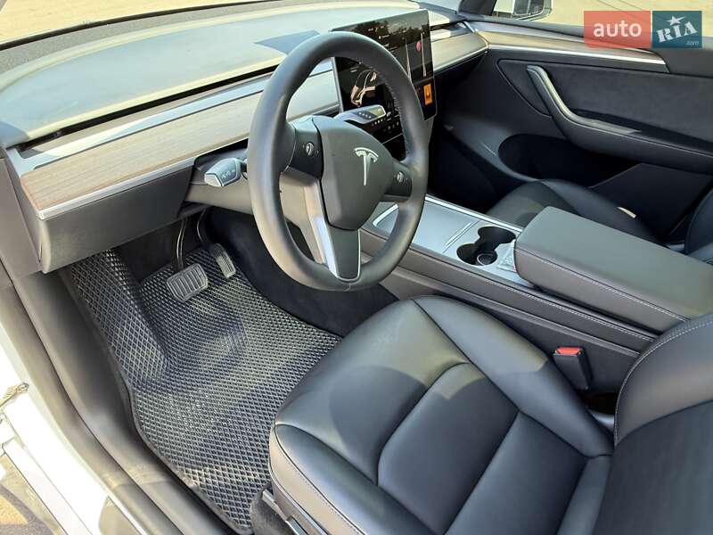Позашляховик / Кросовер Tesla Model Y 2022 в Києві