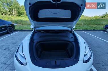 Внедорожник / Кроссовер Tesla Model Y 2021 в 