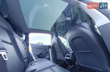 Внедорожник / Кроссовер Tesla Model Y 2021 в 