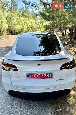 Позашляховик / Кросовер Tesla Model Y 2023 в 