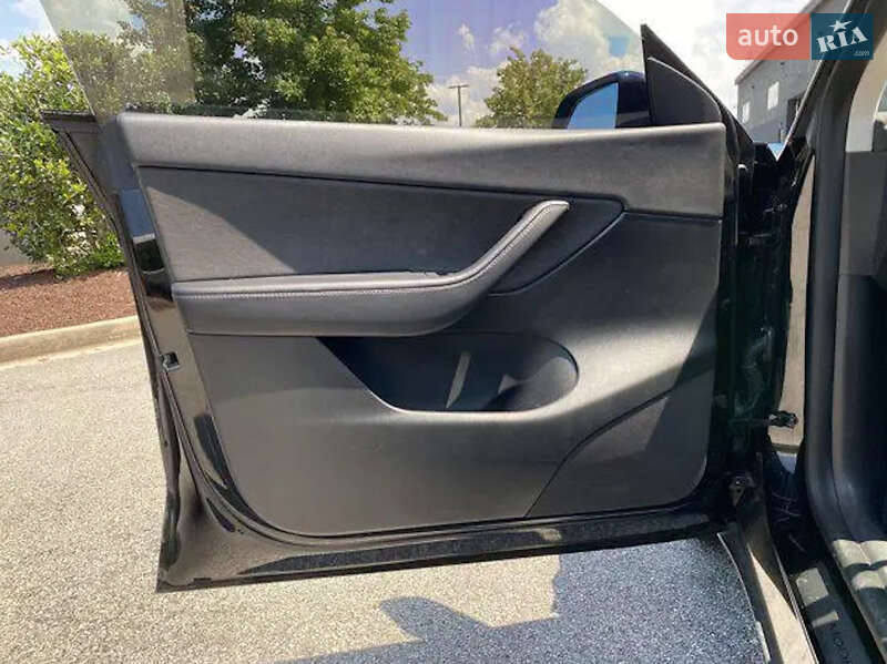 Внедорожник / Кроссовер Tesla Model Y 2022 в Тернополе