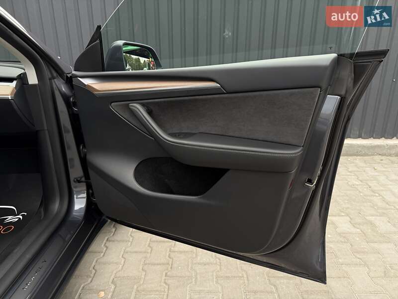 Позашляховик / Кросовер Tesla Model Y 2023 в Києві