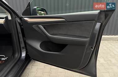 Позашляховик / Кросовер Tesla Model Y 2023 в 