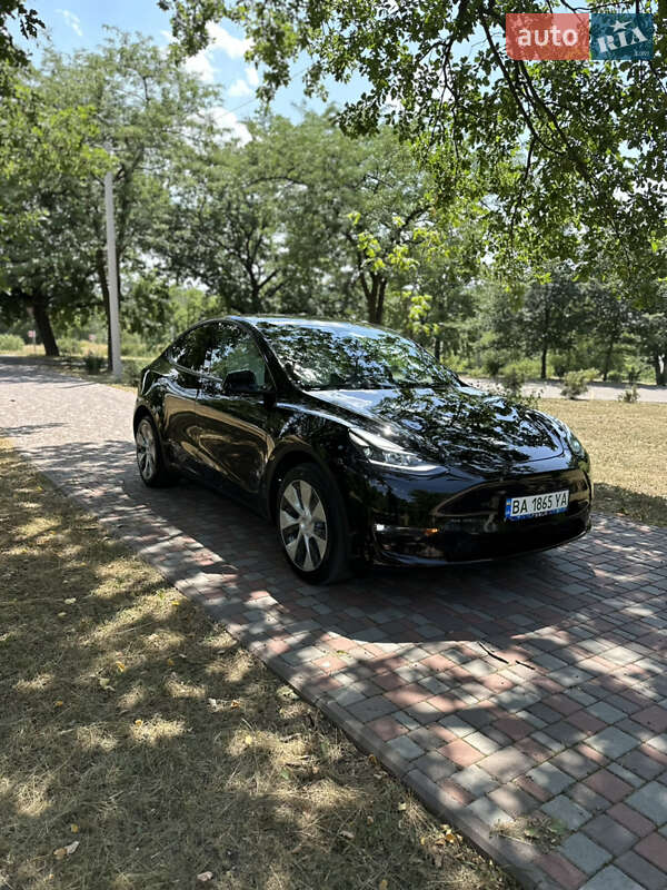 Внедорожник / Кроссовер Tesla Model Y 2023 в 