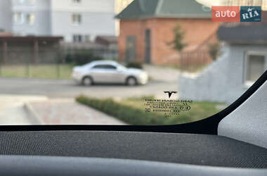 Позашляховик / Кросовер Tesla Model Y 2021 в 