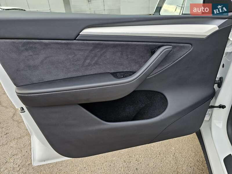 Позашляховик / Кросовер Tesla Model Y 2023 в Одесі