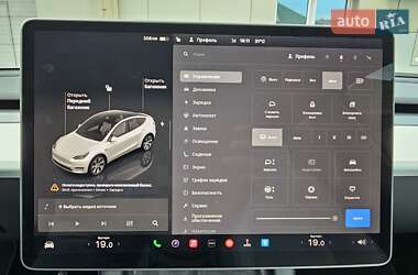 Позашляховик / Кросовер Tesla Model Y 2023 в 