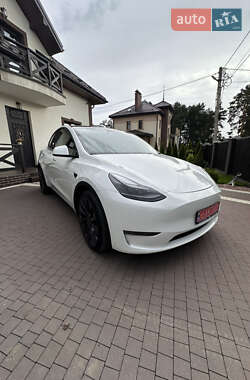 Позашляховик / Кросовер Tesla Model Y 2024 в 