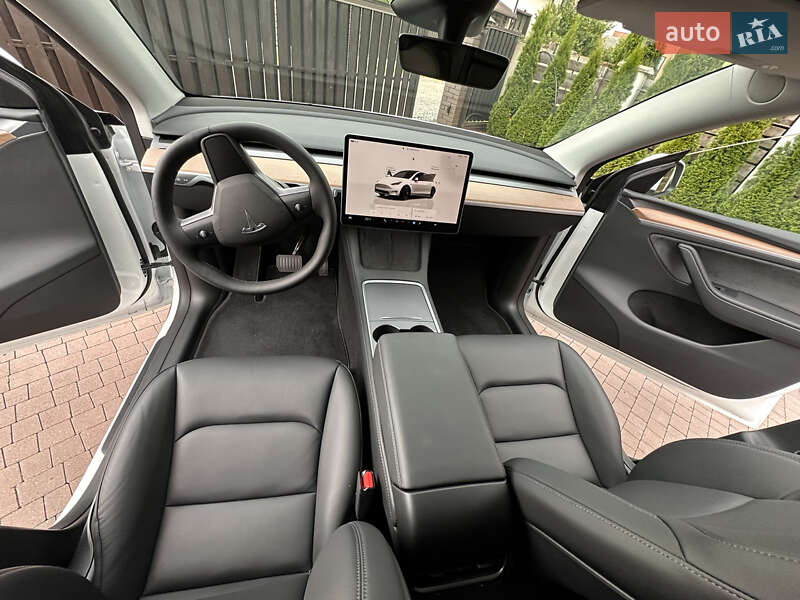 Позашляховик / Кросовер Tesla Model Y 2024 в Львові