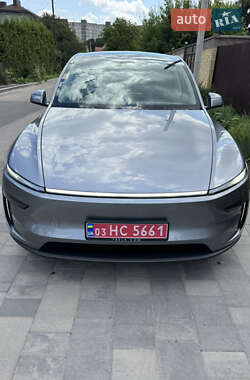 Внедорожник / Кроссовер Tesla Model Y 2025 в Ровно