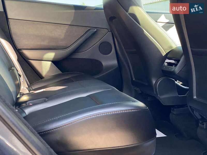 Позашляховик / Кросовер Tesla Model Y 2022 в Львові