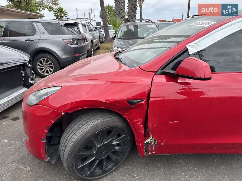 Внедорожник / Кроссовер Tesla Model Y 2021 в Черновцах