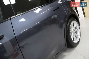 Позашляховик / Кросовер Tesla Model Y 2021 в 