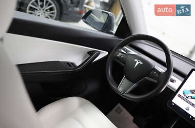 Позашляховик / Кросовер Tesla Model Y 2021 в 