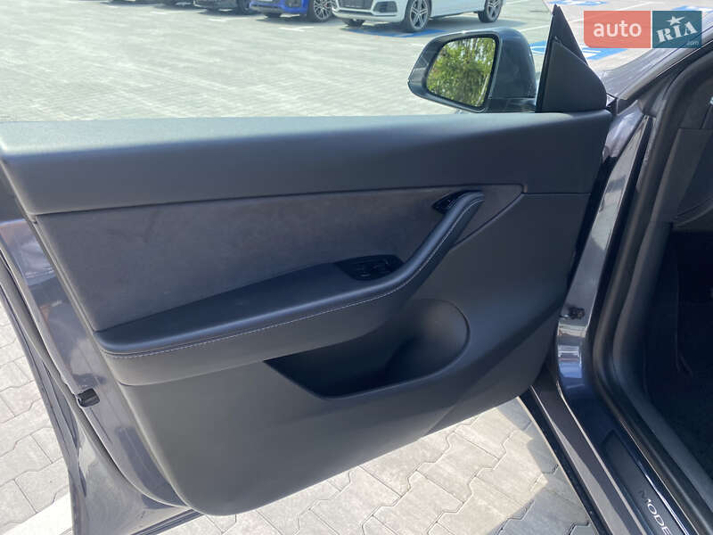 Позашляховик / Кросовер Tesla Model Y 2020 в Києві