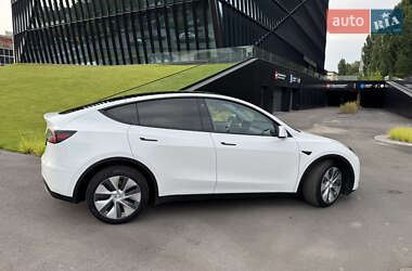 Позашляховик / Кросовер Tesla Model Y 2023 в 