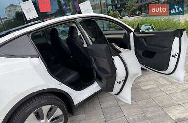 Позашляховик / Кросовер Tesla Model Y 2023 в 