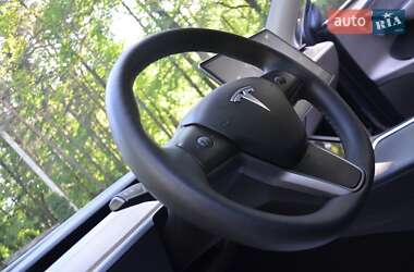 Внедорожник / Кроссовер Tesla Model Y 2024 в 