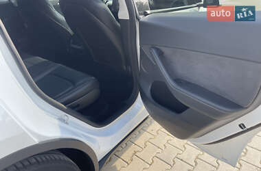 Позашляховик / Кросовер Tesla Model Y 2023 в 