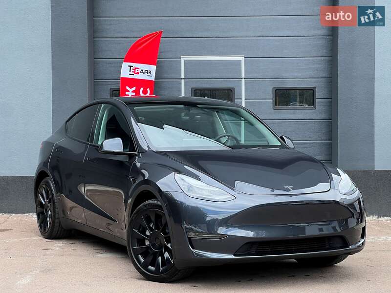 Tesla Model Y 2024