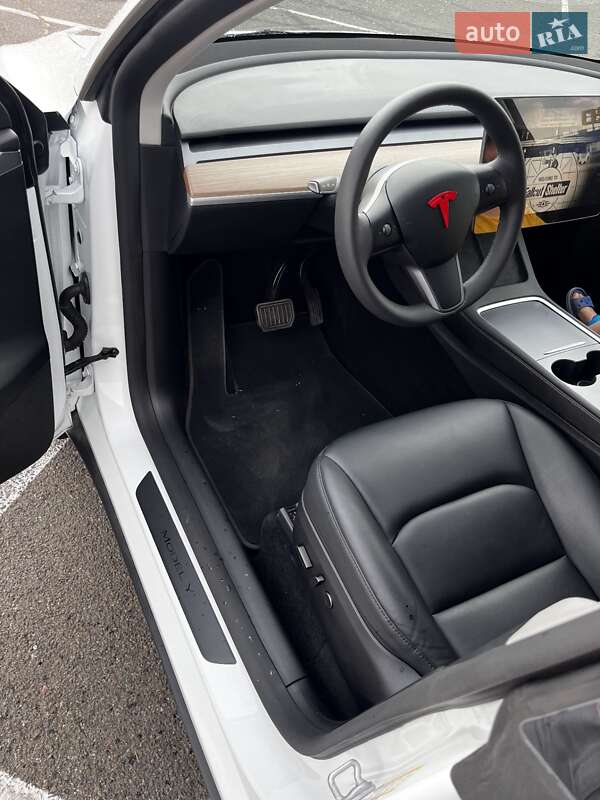 Внедорожник / Кроссовер Tesla Model Y 2023 в Киеве