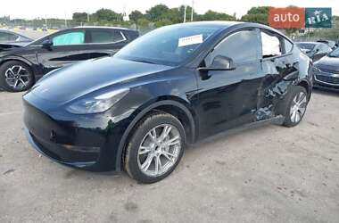 Позашляховик / Кросовер Tesla Model Y 2024 в 