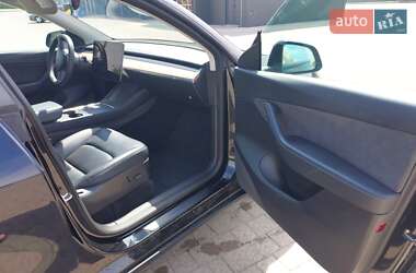 Внедорожник / Кроссовер Tesla Model Y 2021 в 