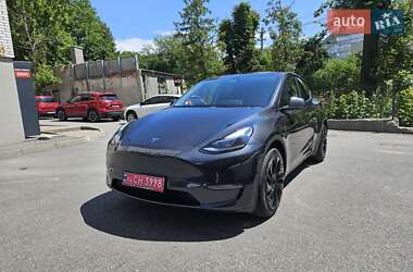 Позашляховик / Кросовер Tesla Model Y 2024 в 
