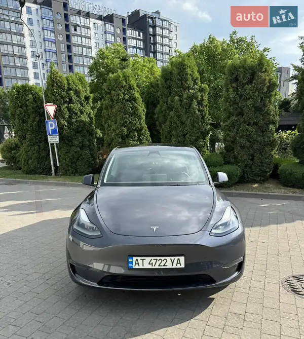 Tesla Model Y 2023