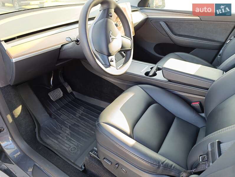 Внедорожник / Кроссовер Tesla Model Y 2023 в Киеве