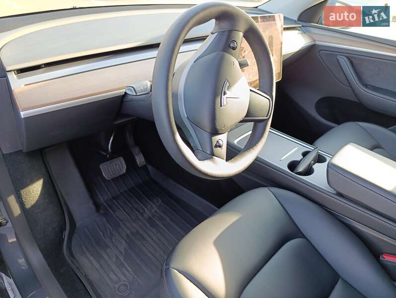 Внедорожник / Кроссовер Tesla Model Y 2023 в Киеве