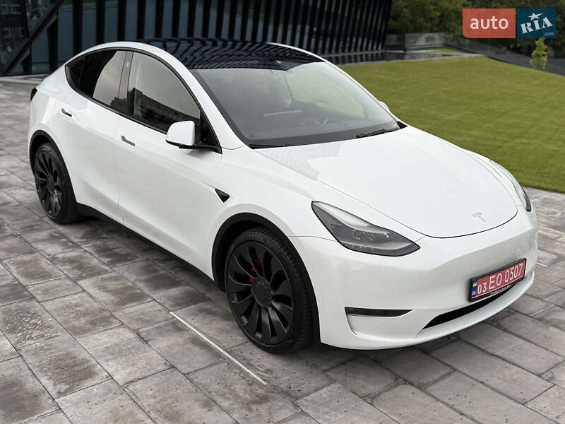 Внедорожник / Кроссовер Tesla Model Y 2023 в Киеве